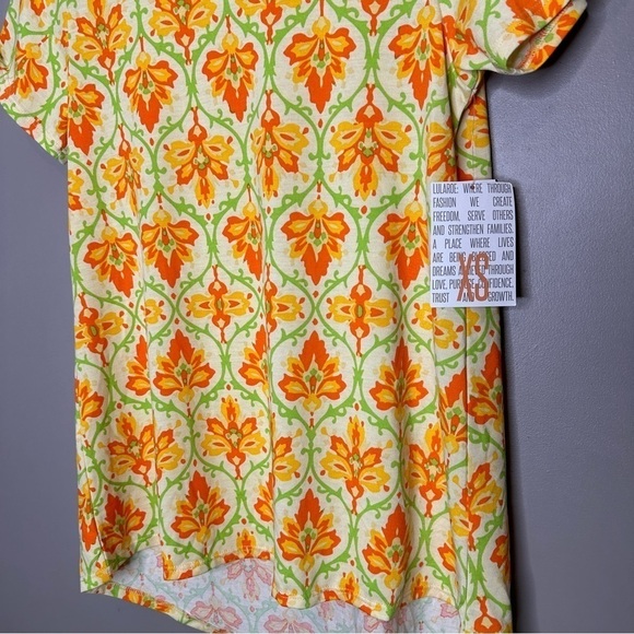 NWT Lularoe Tropical print Classic tshirt - Picture 2 of 8